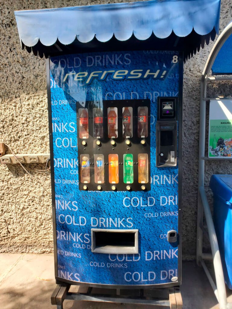 maquina vending con techo